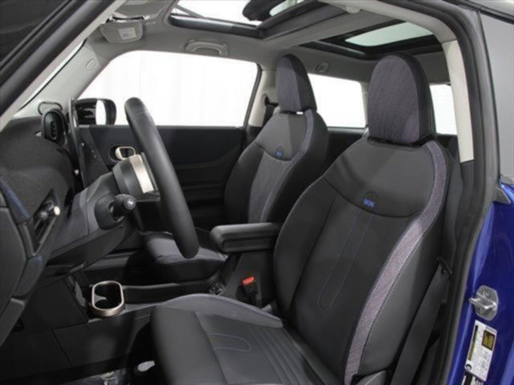 Certified 2025 MINI Cooper S image 7