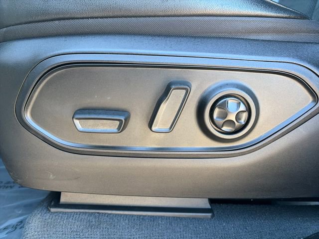 Used 2023 Jeep Grand Cherokee L Laredo AWD/4WD image 27