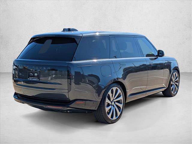 New 2025 Land Rover Range Rover Long Wheelbase SE video 2