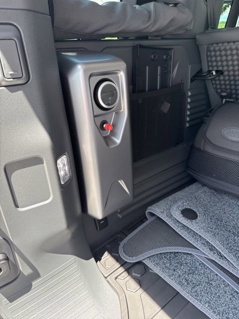 New 2025 Land Rover Defender 110 S image 28