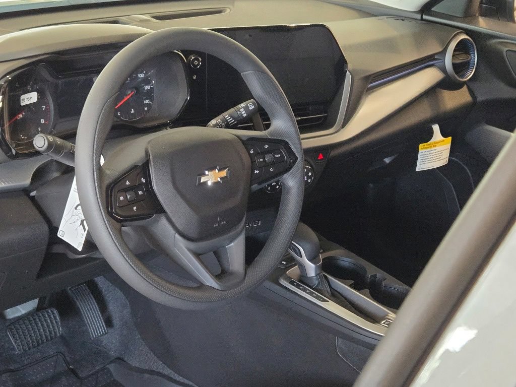 New 2026 Chevrolet Trax LS w/ LS Convenience Package FWD image 19