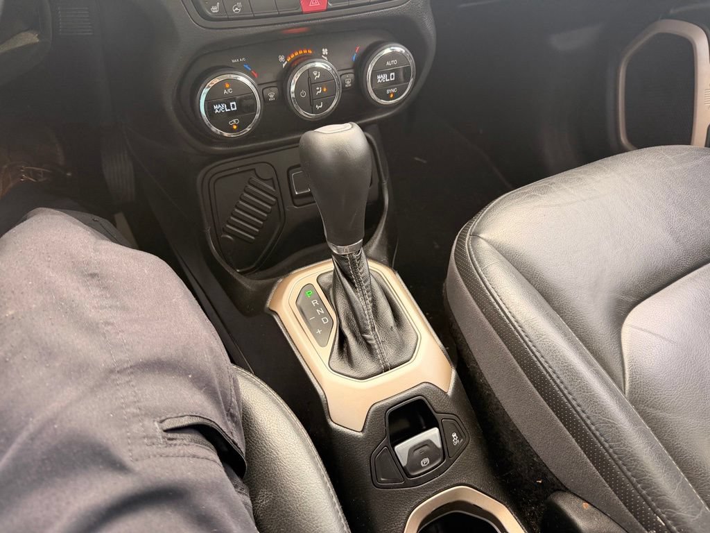 Used 2015 Jeep Renegade Limited w/ Safety & Security Group I FWD image 24