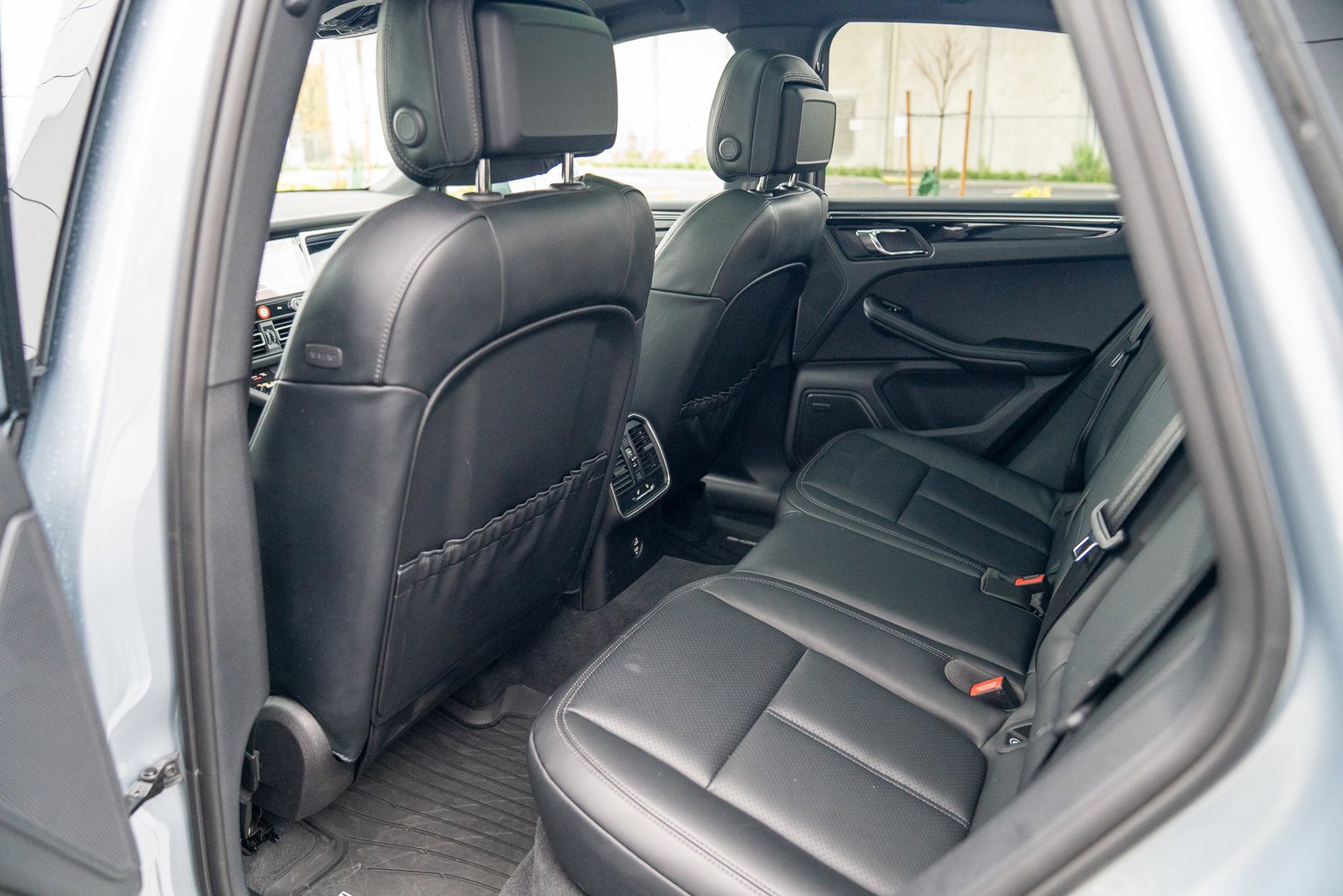 Used 2025 Porsche Macan image 23