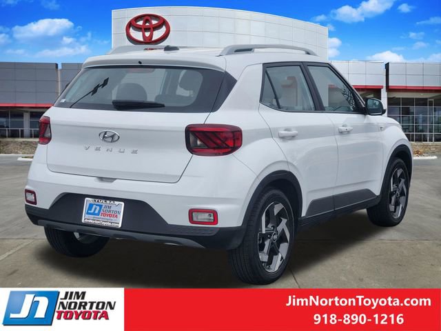 Used 2025 Hyundai Venue SEL image 5