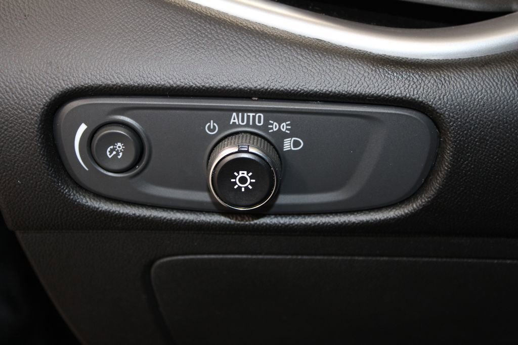 Used 2024 Chevrolet Malibu LT image 37