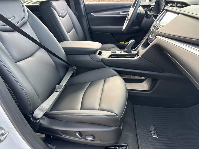 Used 2024 Cadillac XT6 Luxury image 9