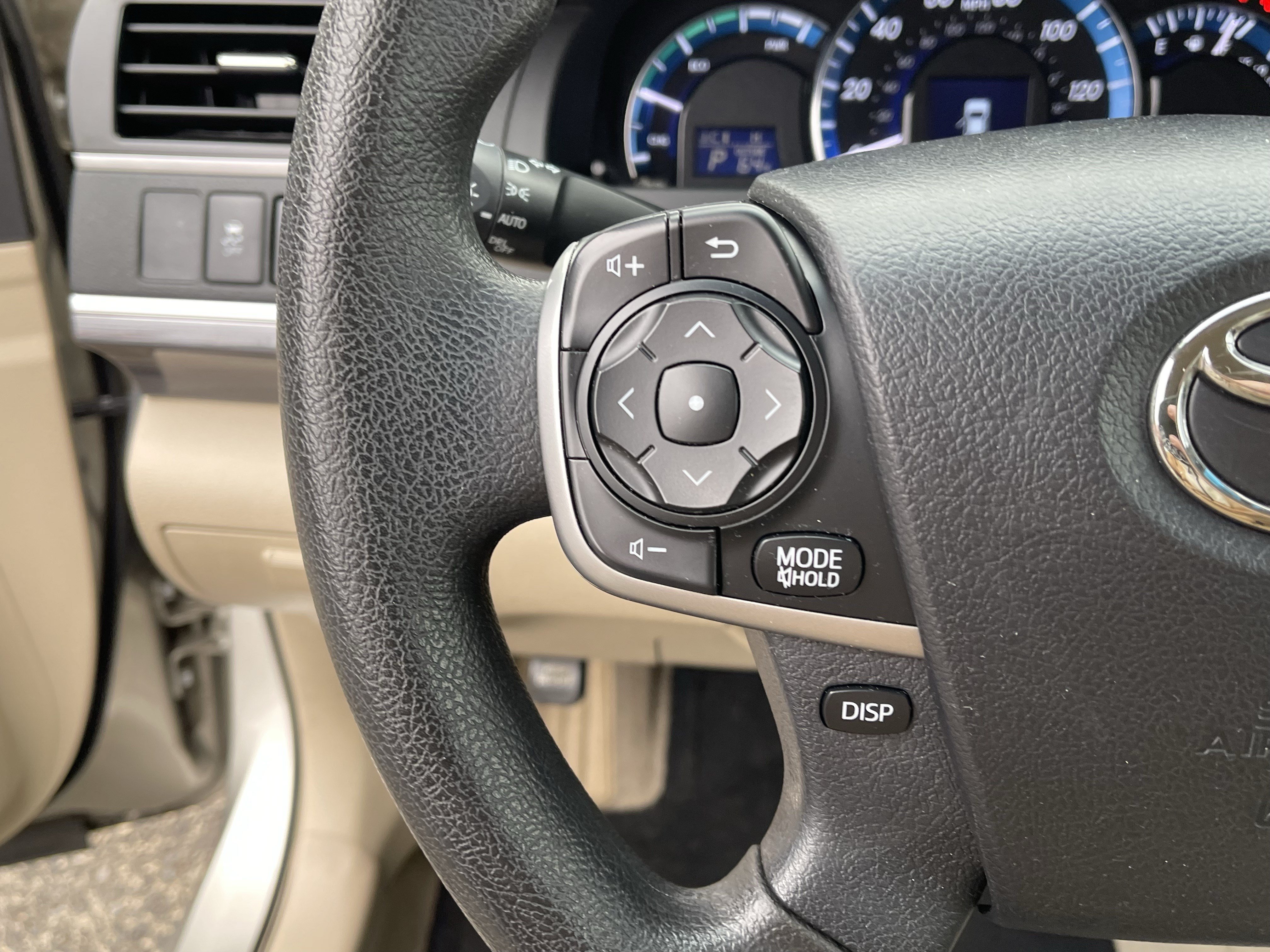 Used 2014 Toyota Camry LE FWD image 19