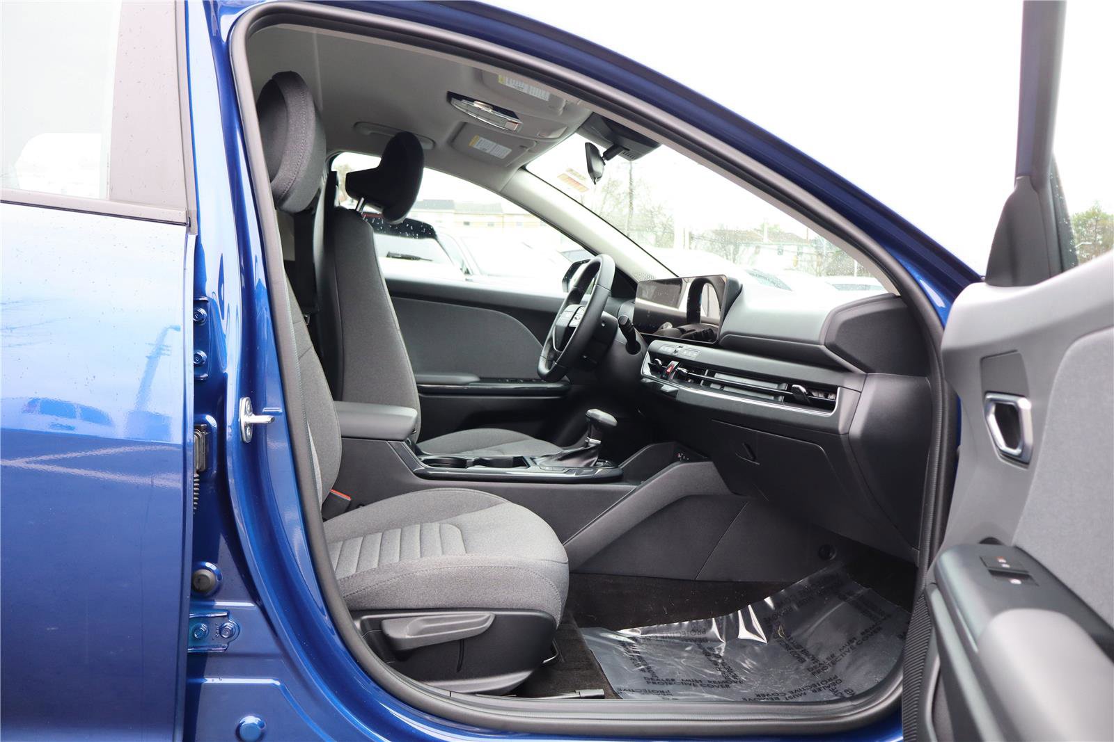 Certified 2025 Kia K4 EX image 29