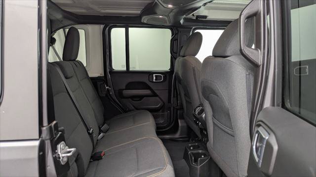 Used 2025 Jeep Wrangler Unlimited Sahara AWD/4WD image 18
