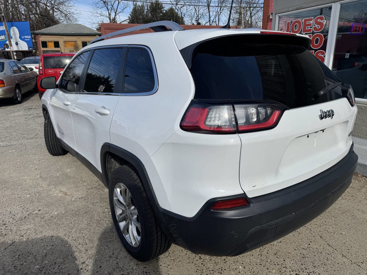 Used 2019 Jeep Cherokee Latitude w/ Cold Weather Group image 6