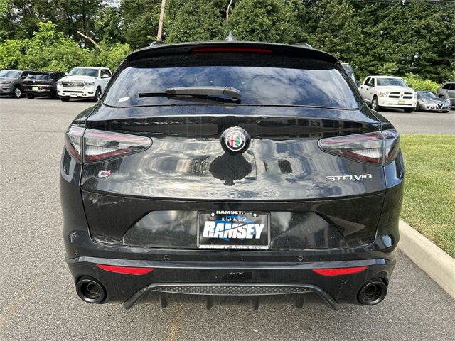 New 2025 Alfa Romeo Stelvio Sprint image 7