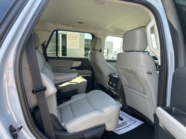 Used 2026 Ford Expedition Active image 18