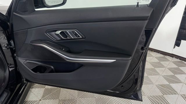 Used 2022 BMW 330i xDrive Sedan w/ Driving Assistance Package image 21