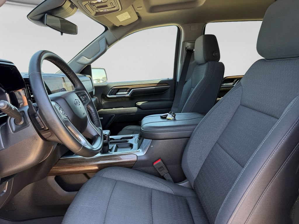 Used 2024 Chevrolet Silverado 1500 LT Trail Boss w/ Convenience Package II AWD/4WD image 20