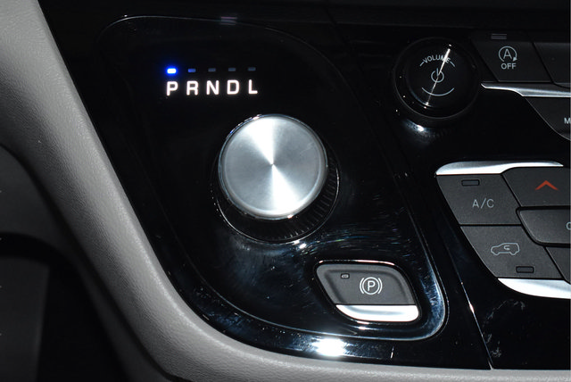 Certified 2024 Chrysler Pacifica Touring-L FWD image 16
