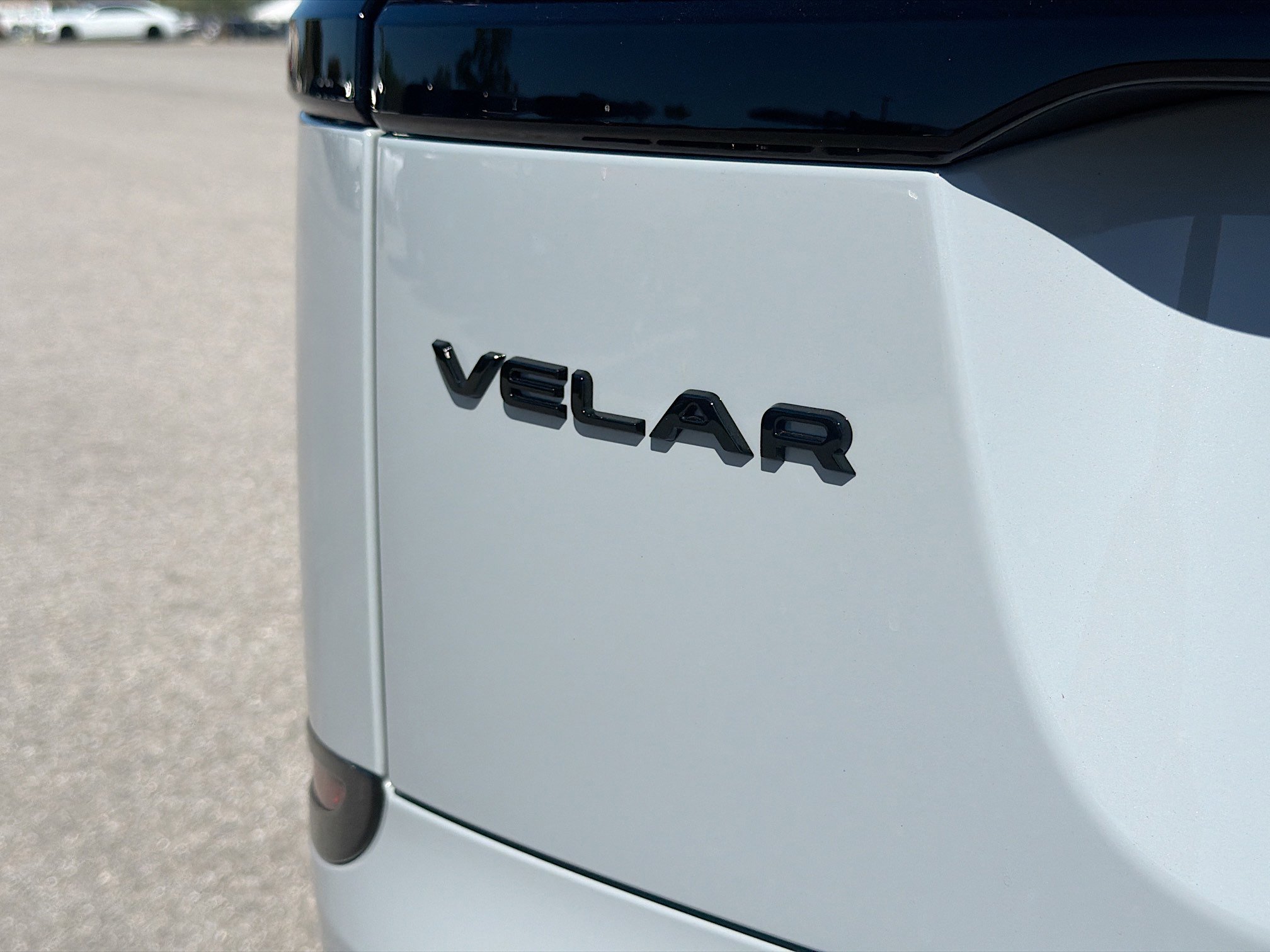 New 2026 Land Rover Range Rover Velar Dynamic SE image 11