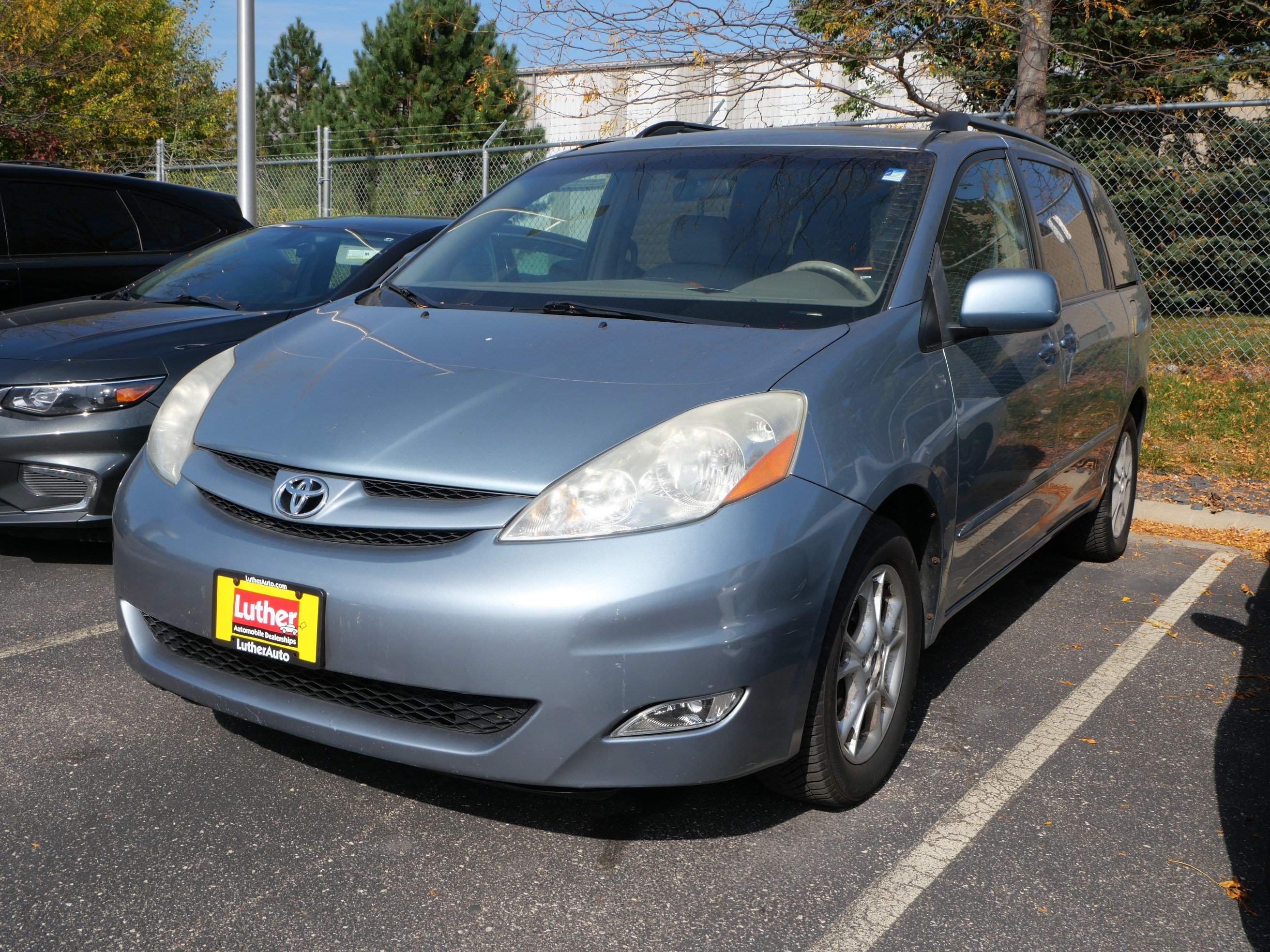 Used 2006 Toyota Sienna XLE FWD image 3