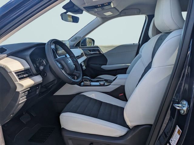 New 2026 Mitsubishi Outlander SE image 14