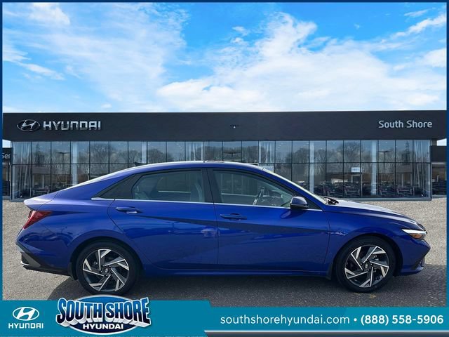 Certified 2025 Hyundai Elantra Limited FWD image 5
