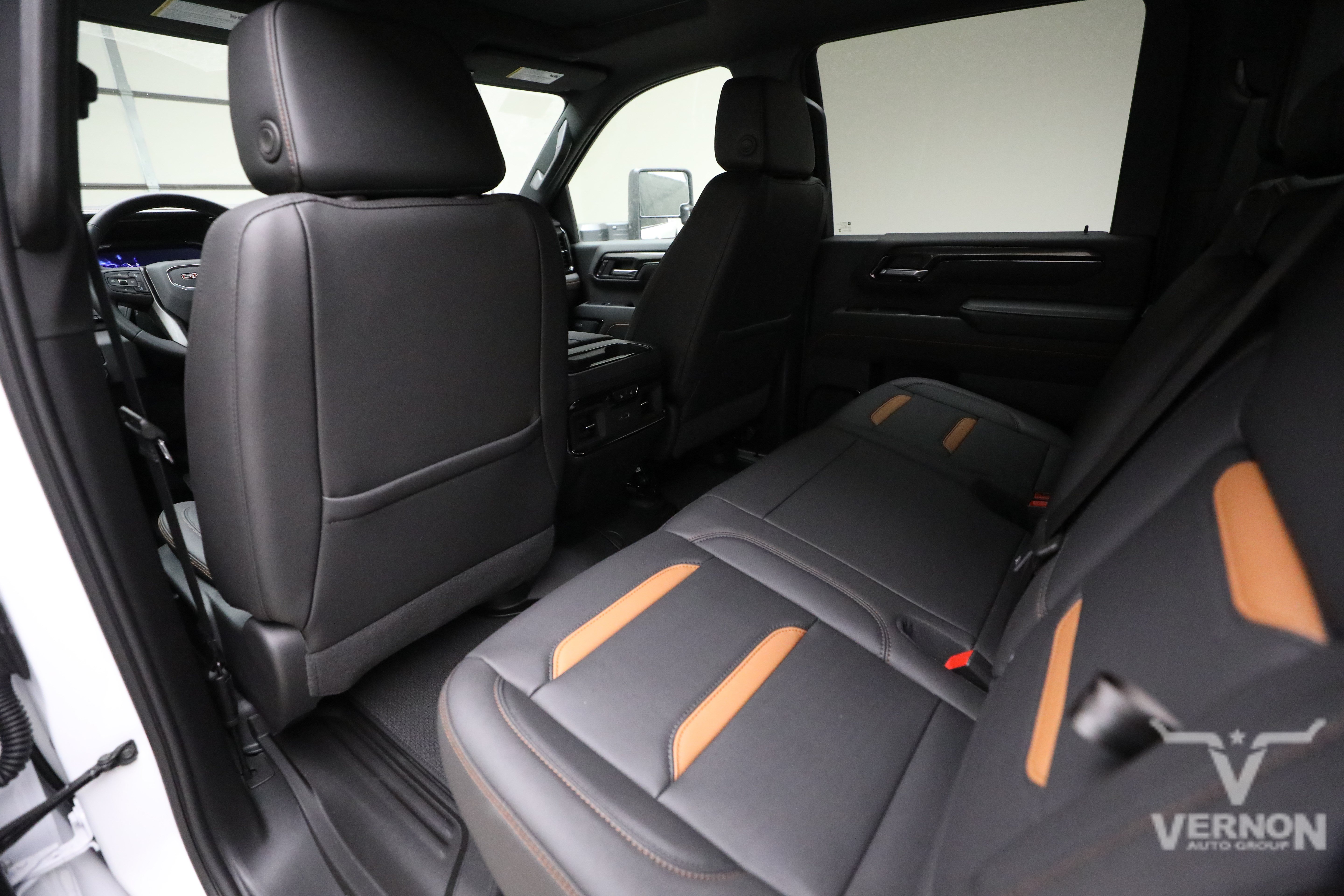 New 2026 GMC Sierra 2500 AT4 w/ Technology Package AWD/4WD image 9