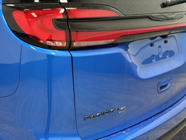 New 2026 Chrysler Pacifica Select image 36