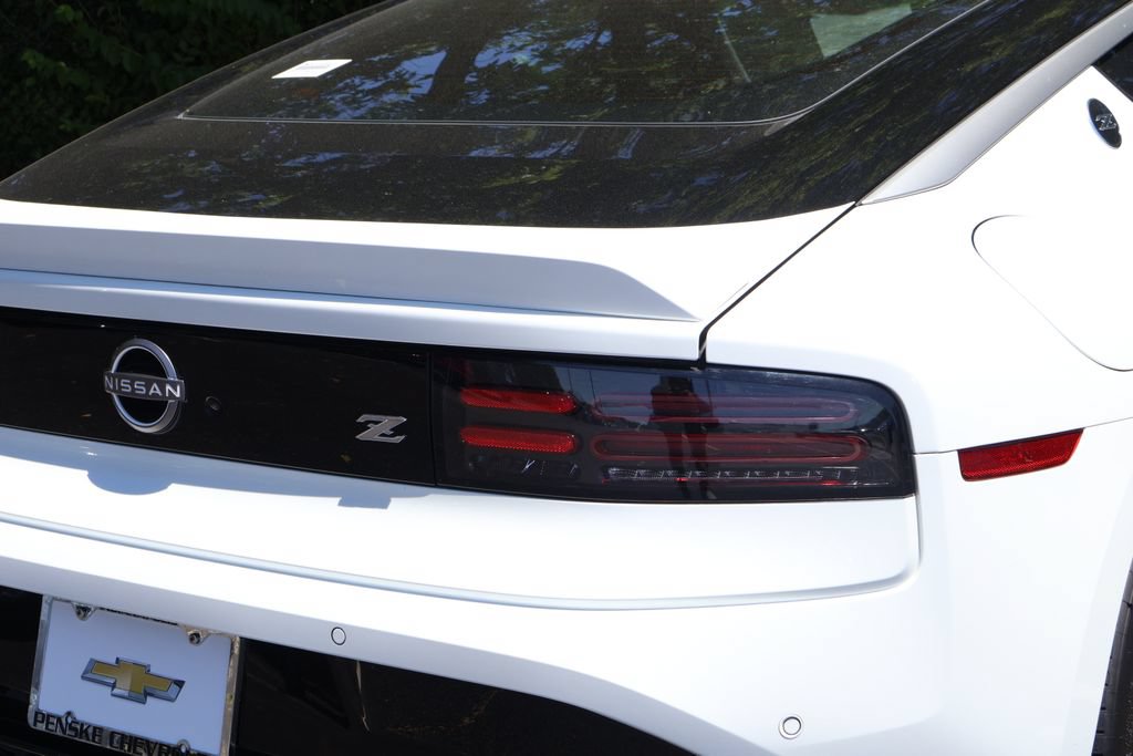 Used 2023 Nissan Z w/ Floor Mat Package (L93) RWD image 7
