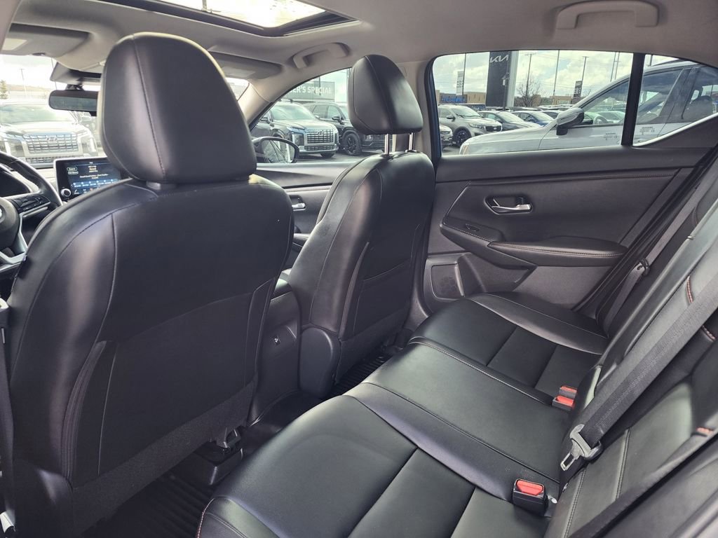 Used 2023 Nissan Sentra SR w/ SR Premium Package image 12