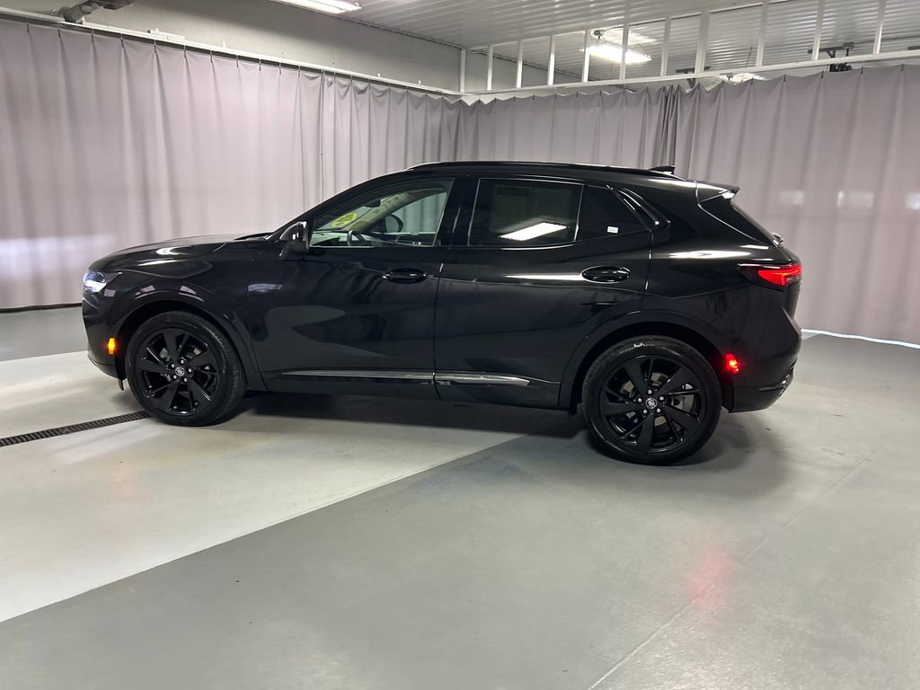 Used 2023 Buick Envision Essence w/ Sport Touring Package AWD/4WD image 4