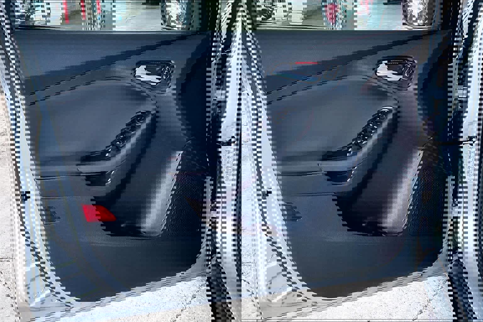 Used 2017 Ford Focus SEL w/ Cold Weather Package image 9