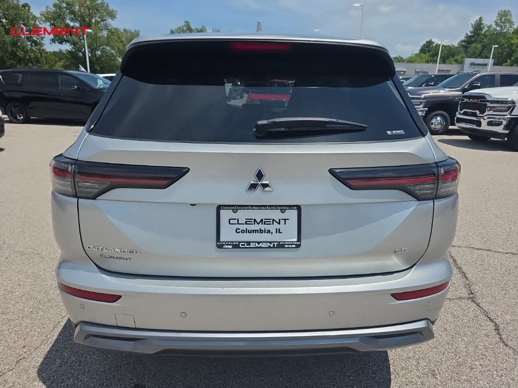Used 2025 Mitsubishi Outlander SE AWD/4WD image 34