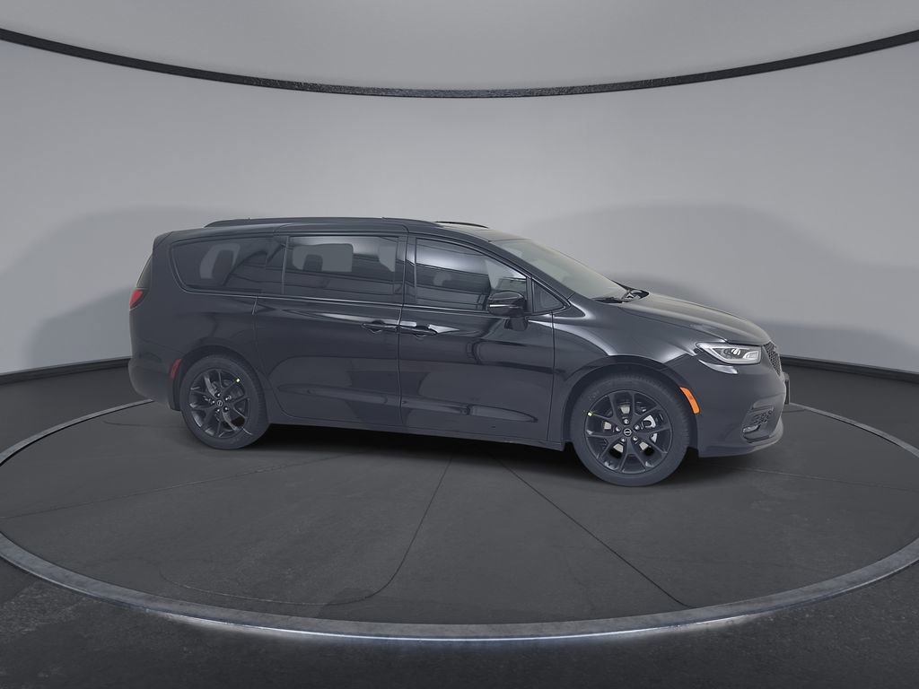 New 2026 Chrysler Pacifica Select image 3