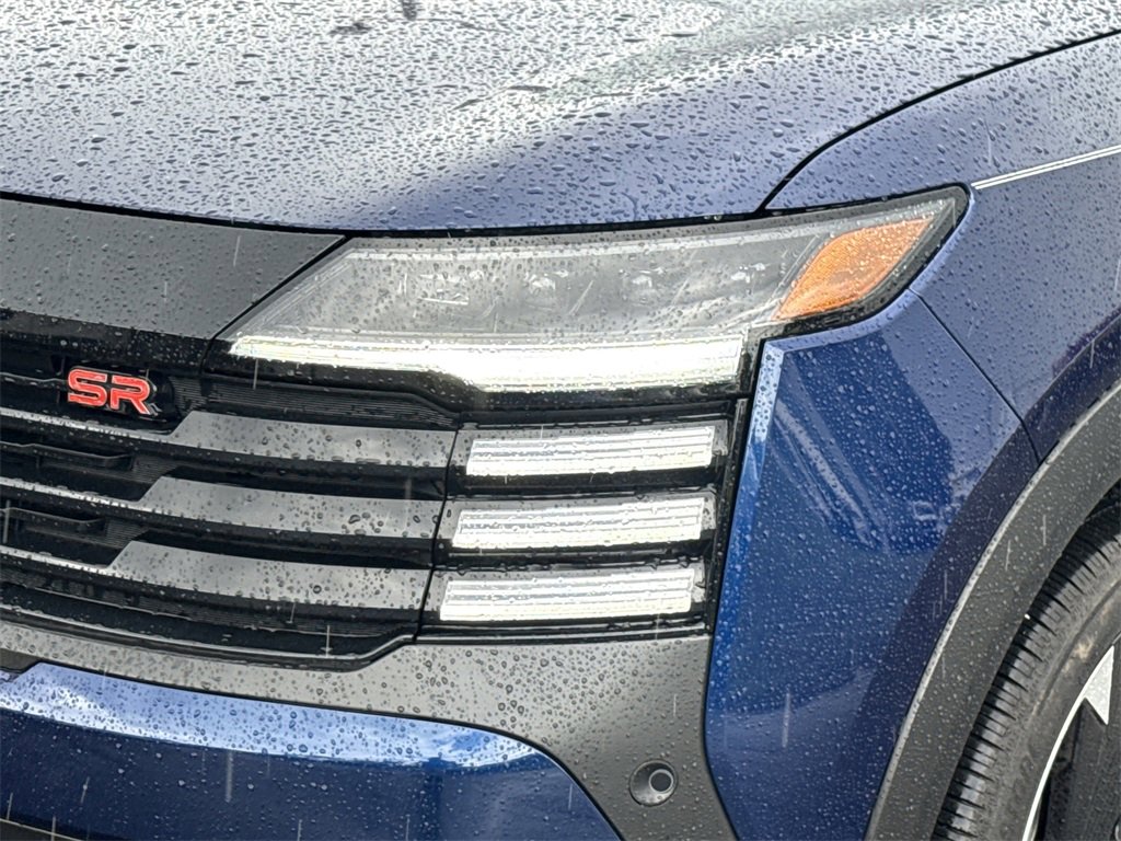 Certified 2025 Nissan Kicks SR image 13