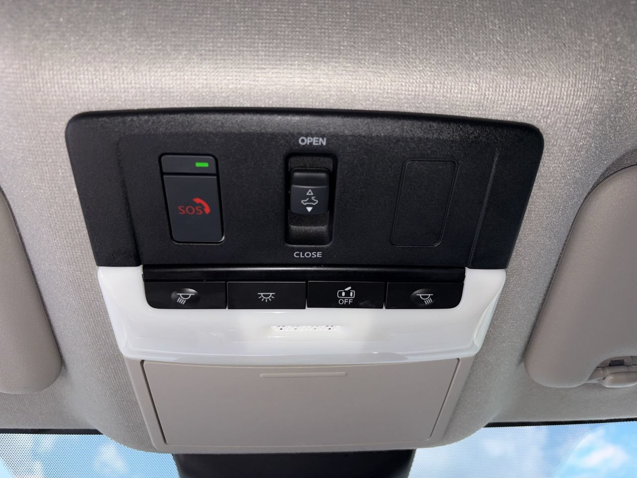 Used 2024 Nissan Sentra SR w/ SR Premium Package FWD image 15