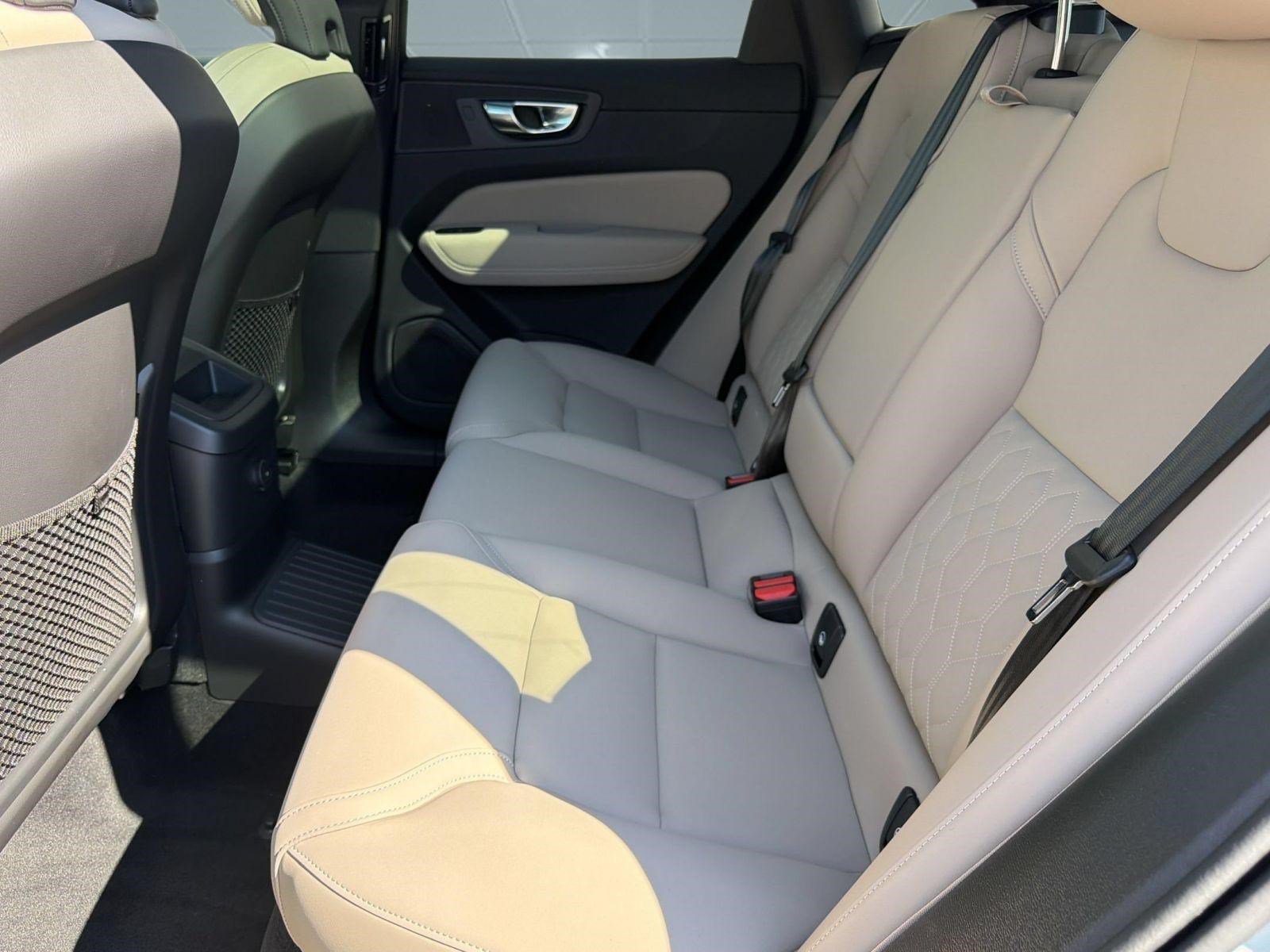 New 2026 Volvo XC60 T8 Plus w/ Protection Package Premier AWD/4WD image 22