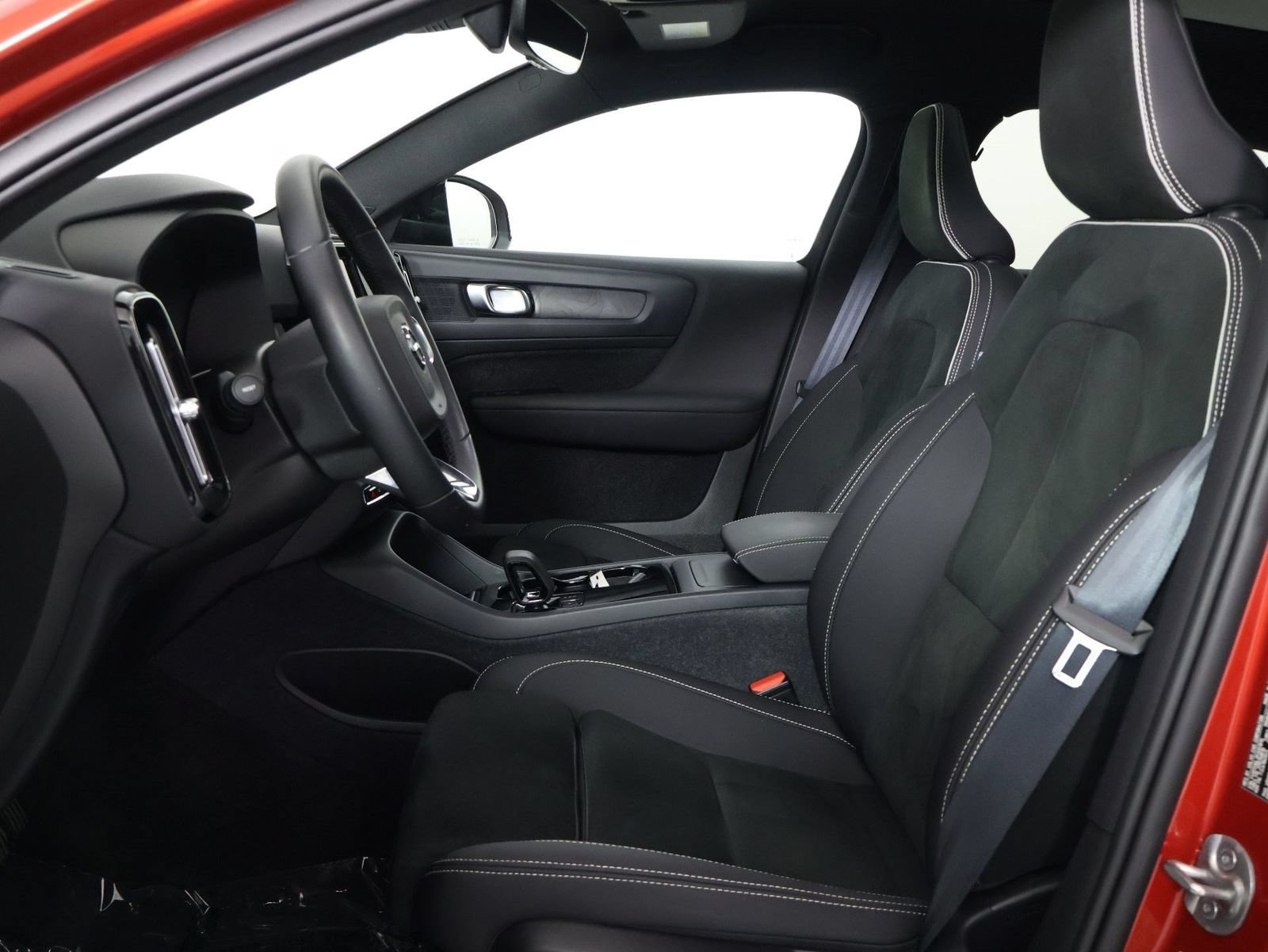 Used 2023 Volvo XC60 T8 Plus AWD/4WD image 30