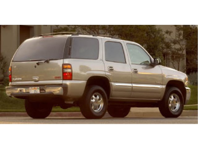 Used 2005 GMC Yukon SLT w/ SLT Preferred Equipment Group AWD/4WD image 1