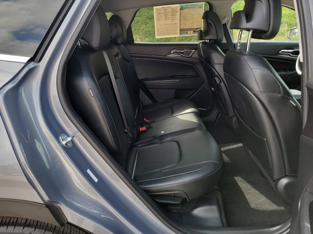 Used 2025 Kia Sportage EX FWD image 36