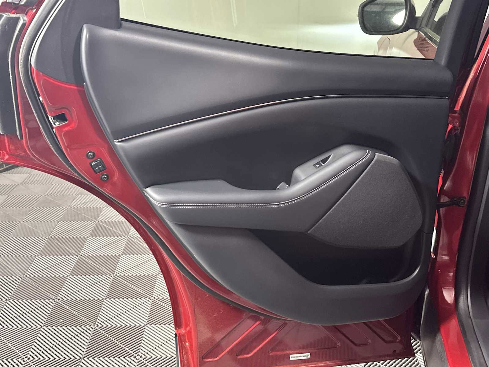 Used 2021 Ford Mustang Mach-E Select image 22