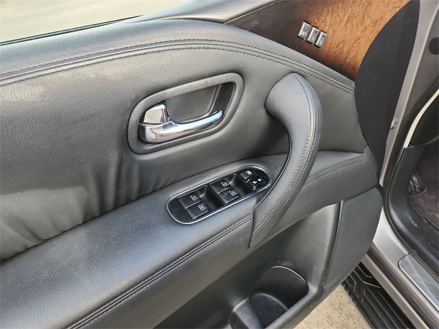 Used 2011 INFINITI QX56 7-Passenger w/ Deluxe Touring Pkg image 24