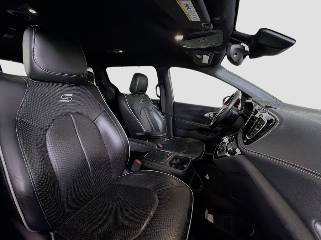 Used 2019 Chrysler Pacifica Limited w/ Advanced Safetytec Group FWD image 30