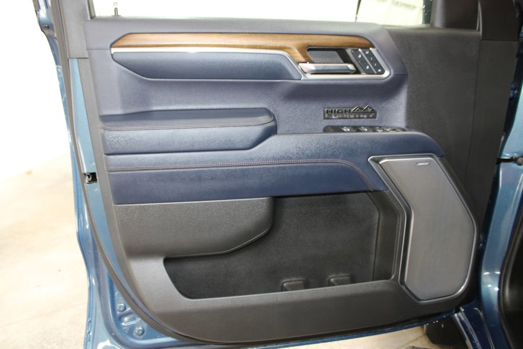 Used 2024 Chevrolet Silverado 1500 High Country w/ High Country Premium Package image 24