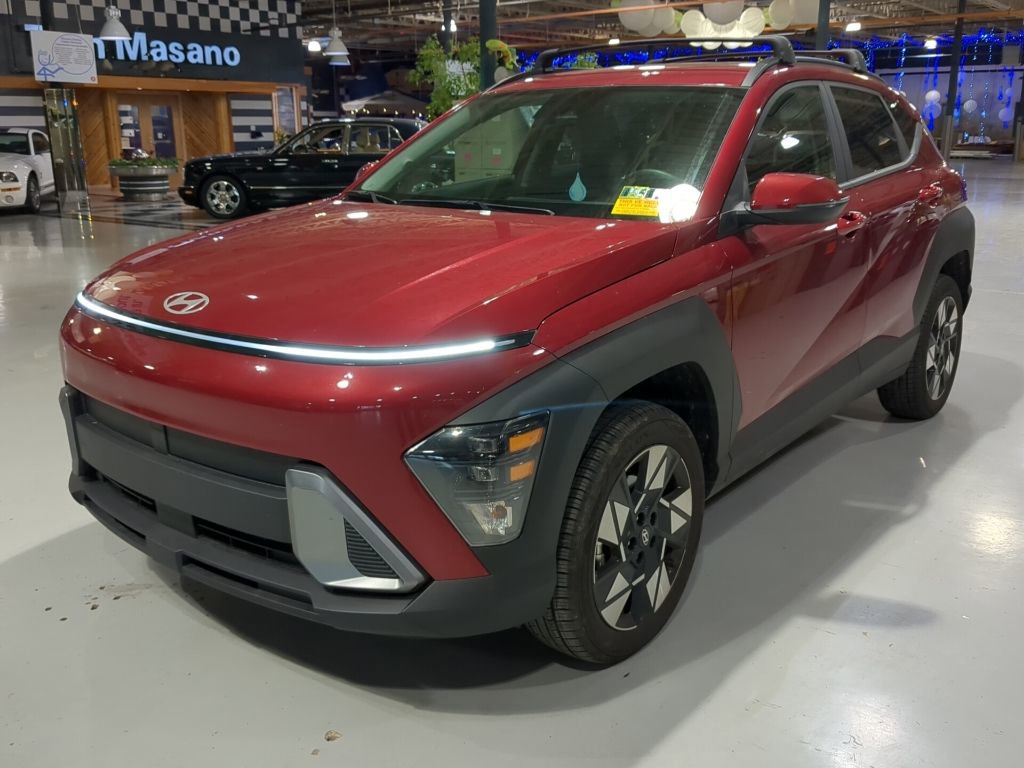 Used 2025 Hyundai Kona SEL image 1
