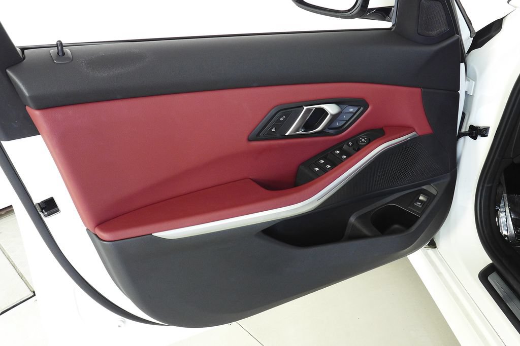 Used 2024 BMW 330i Sedan w/ Convenience Package RWD image 11