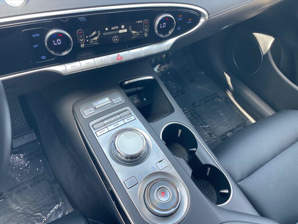Used 2025 Genesis GV70 2.5T AWD/4WD image 18