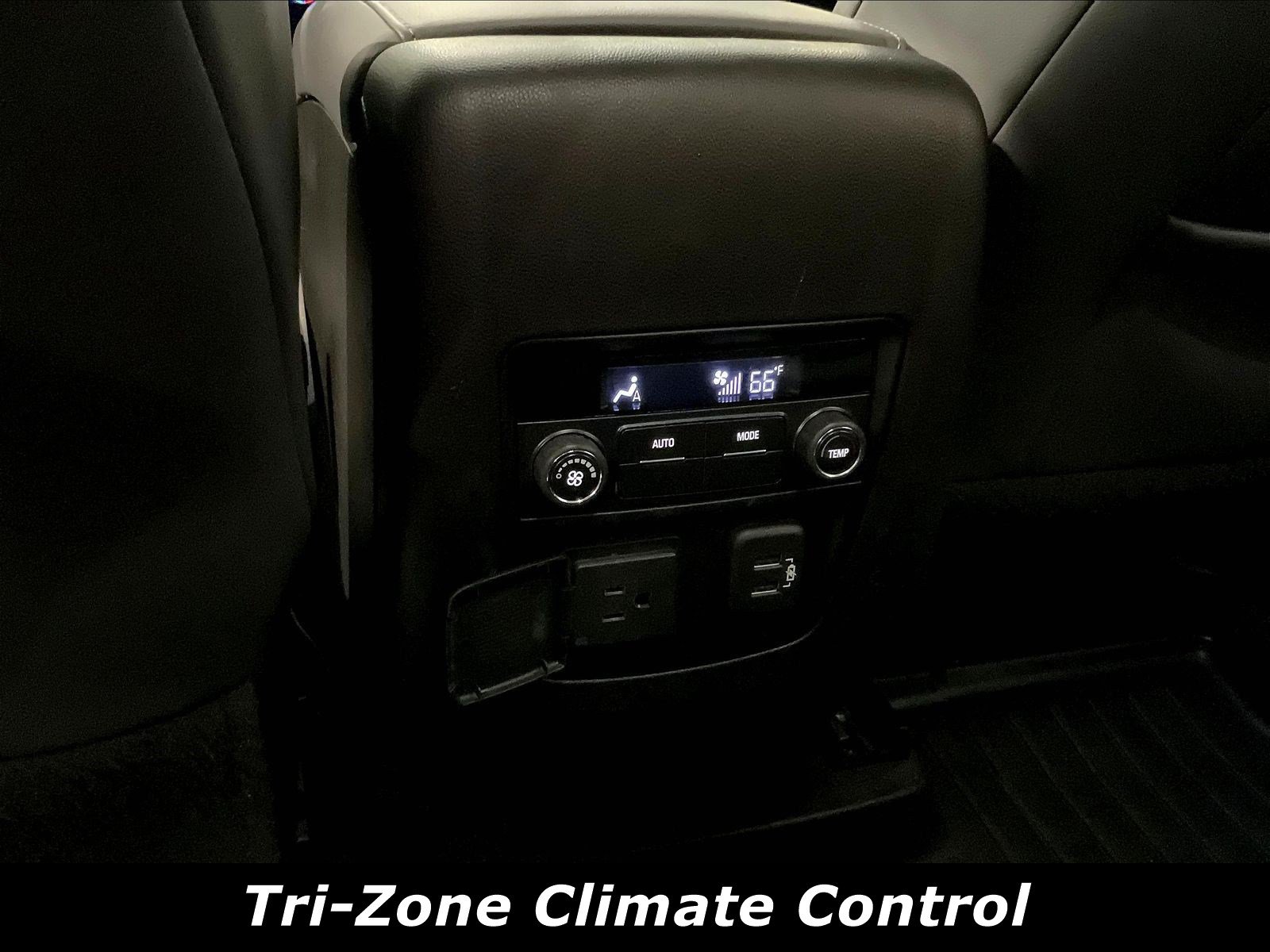 Used 2020 Buick Enclave Essence w/ Sound and Sites Package FWD image 10