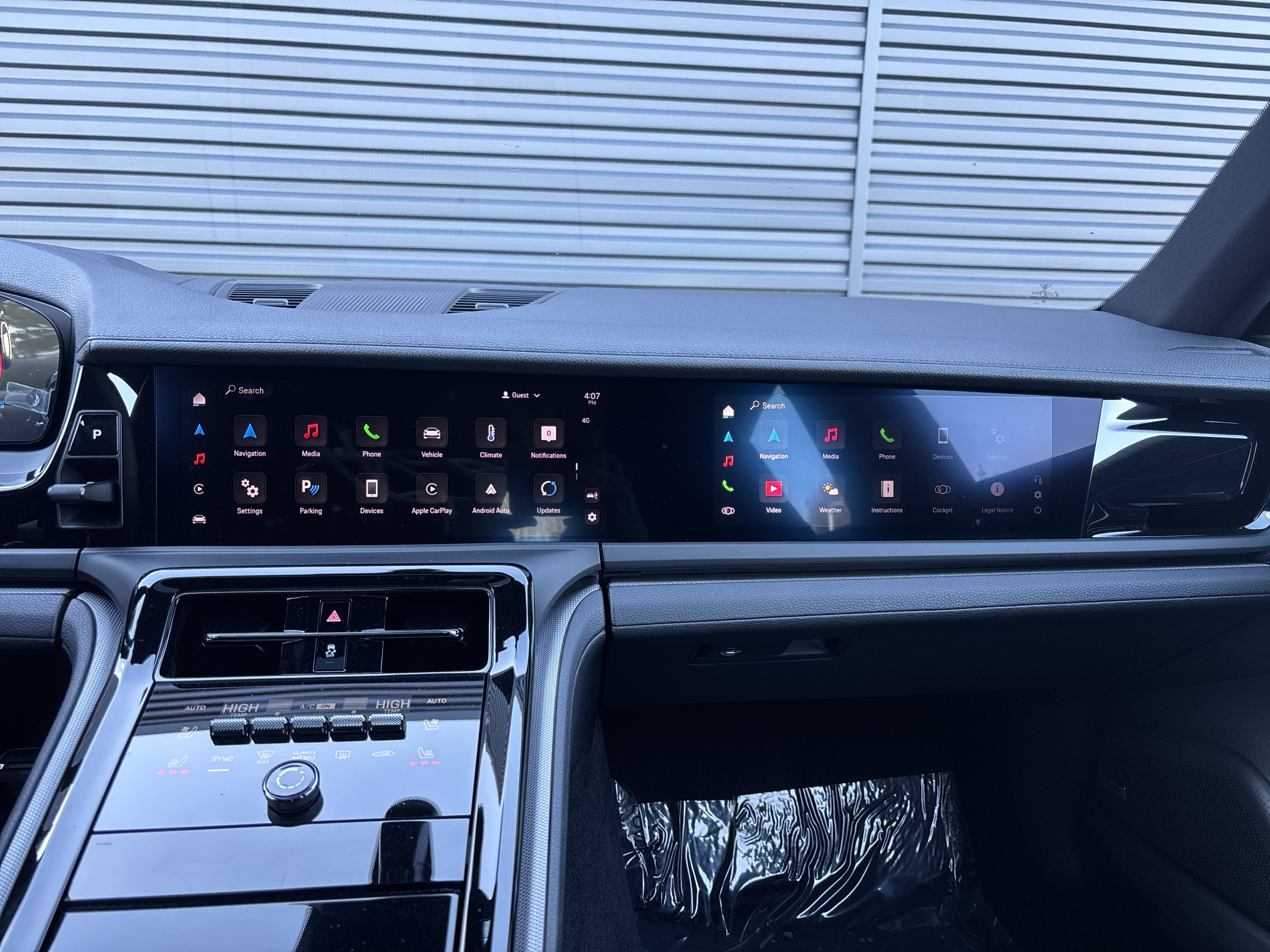 Certified 2024 Porsche Panamera image 27