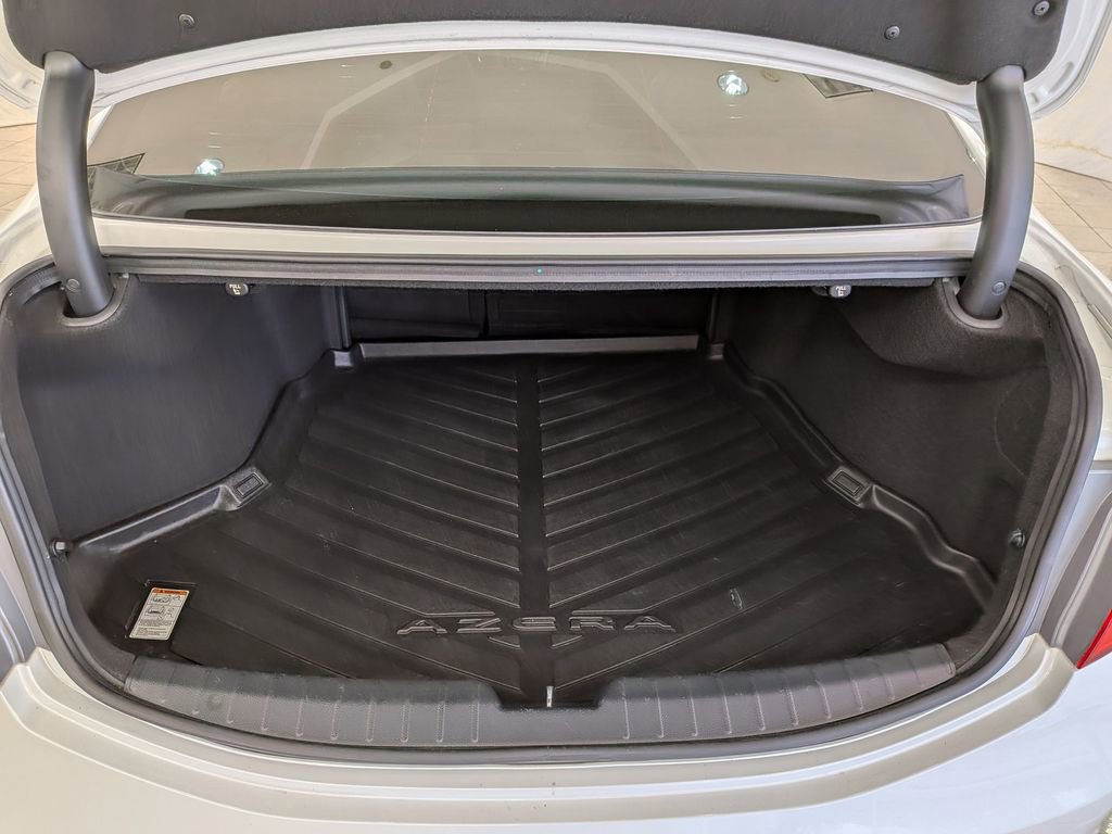 Used 2016 Hyundai Azera FWD image 29