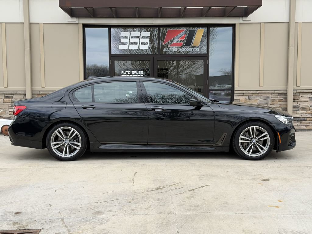 Used 2019 BMW 740i xDrive w/ M Sport Package image 2