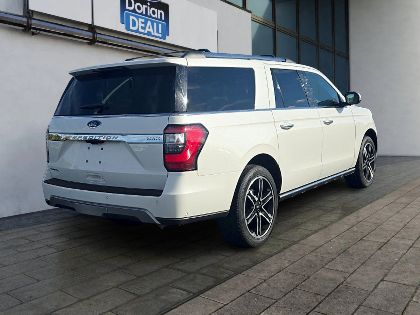 Used 2021 Ford Expedition Max Limited AWD/4WD image 3