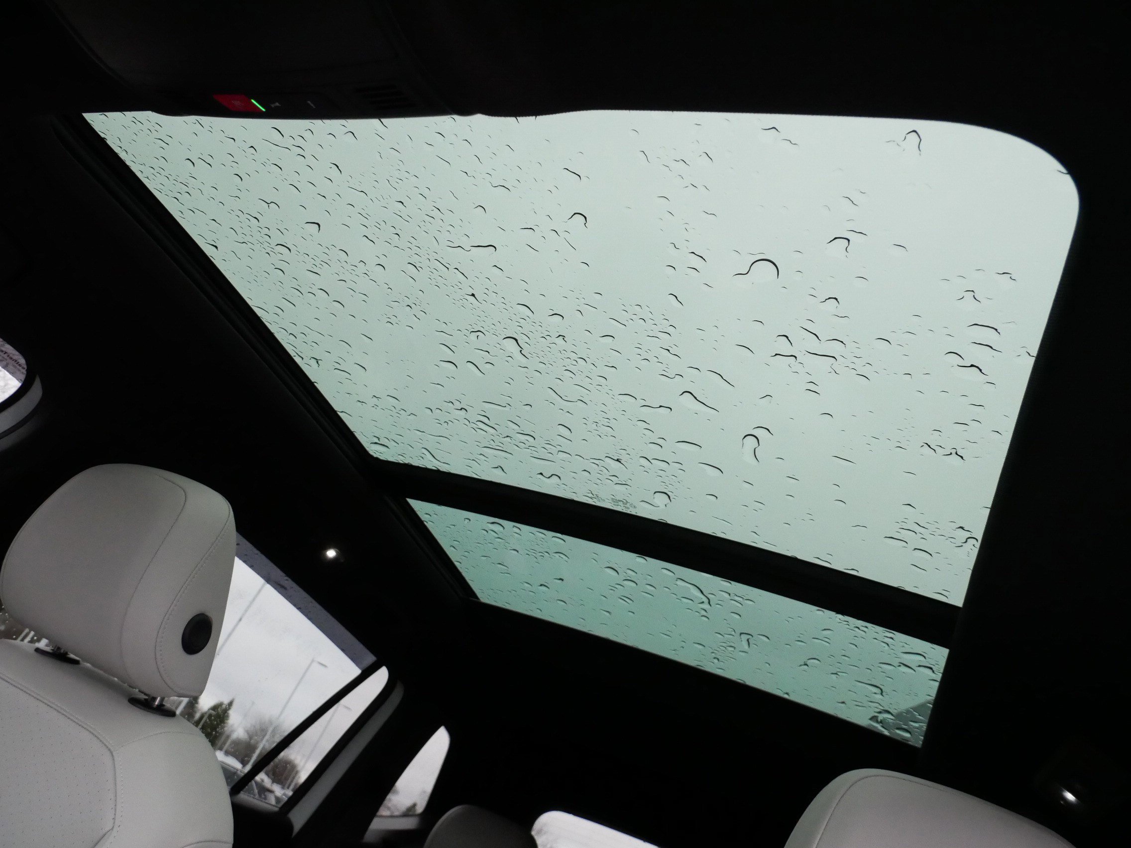 Used 2021 Volkswagen Tiguan SE R-Line image 31